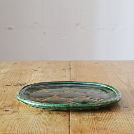 岡本芳久　楕円平皿　緑釉