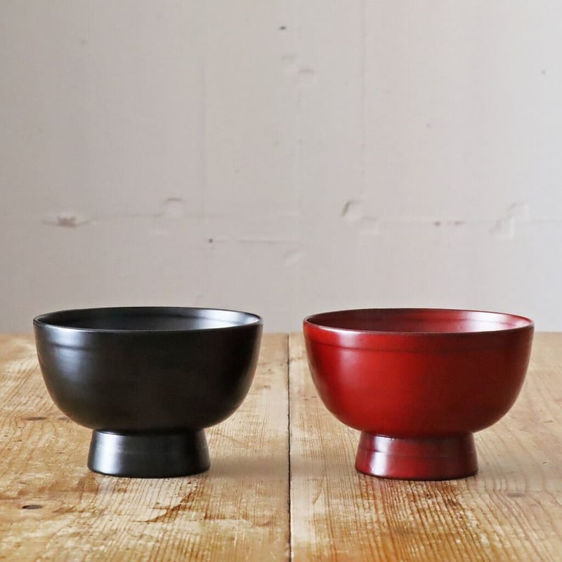 白赤斑点の丸型茶碗 木箱付き 白赤斑点の丸型茶碗 木箱付き