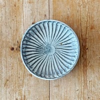 俊彦窯 清水俊彦　しのぎ8寸皿　全 糠白　1