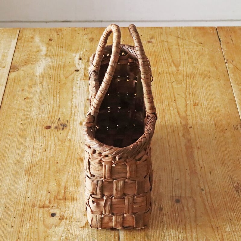山ぶどう細工の手提げカゴ B | MARKUS