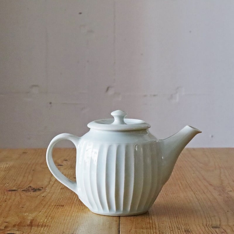 白磁工房（石飛 勲） しのぎポット | MARKUS