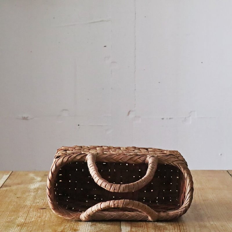 山ぶどう細工の手提げカゴ A | MARKUS
