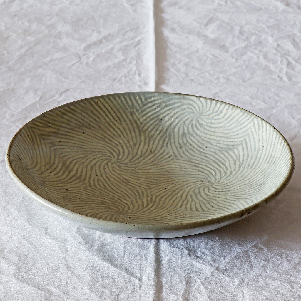 島岡 桂 地釉 縄文象嵌皿 9寸 渦 | MARKUS