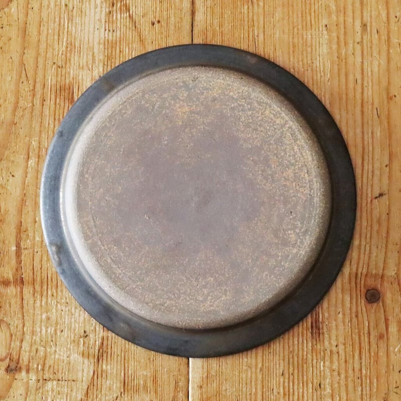 鈴木 史子 7.5寸リム皿 黒 | MARKUS