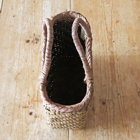 くるみ細工の手提げカゴ　B