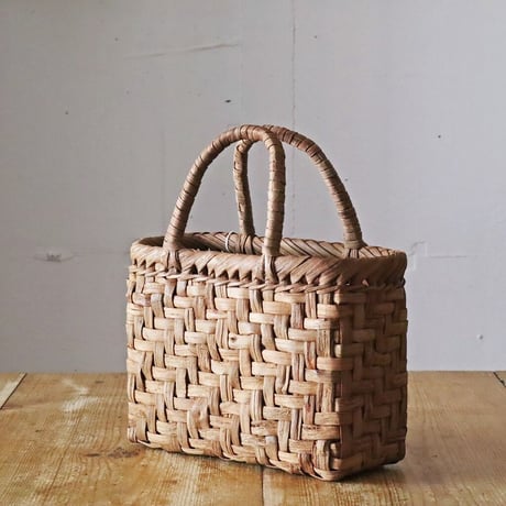 山ぶどう細工の手提げカゴ　A