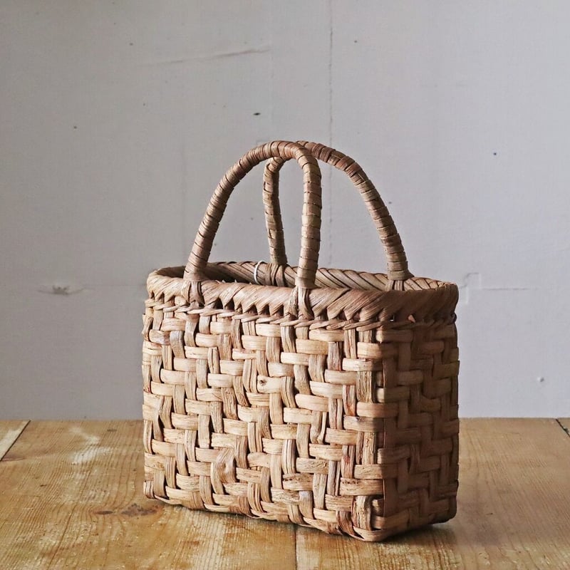 山ぶどう細工の手提げカゴ A | MARKUS