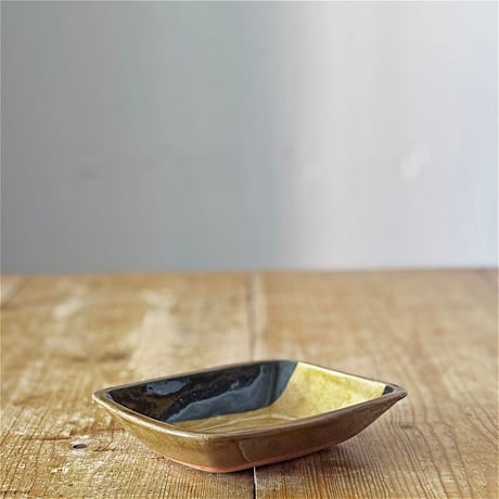 slip works 今津加奈　 長角鉢　4