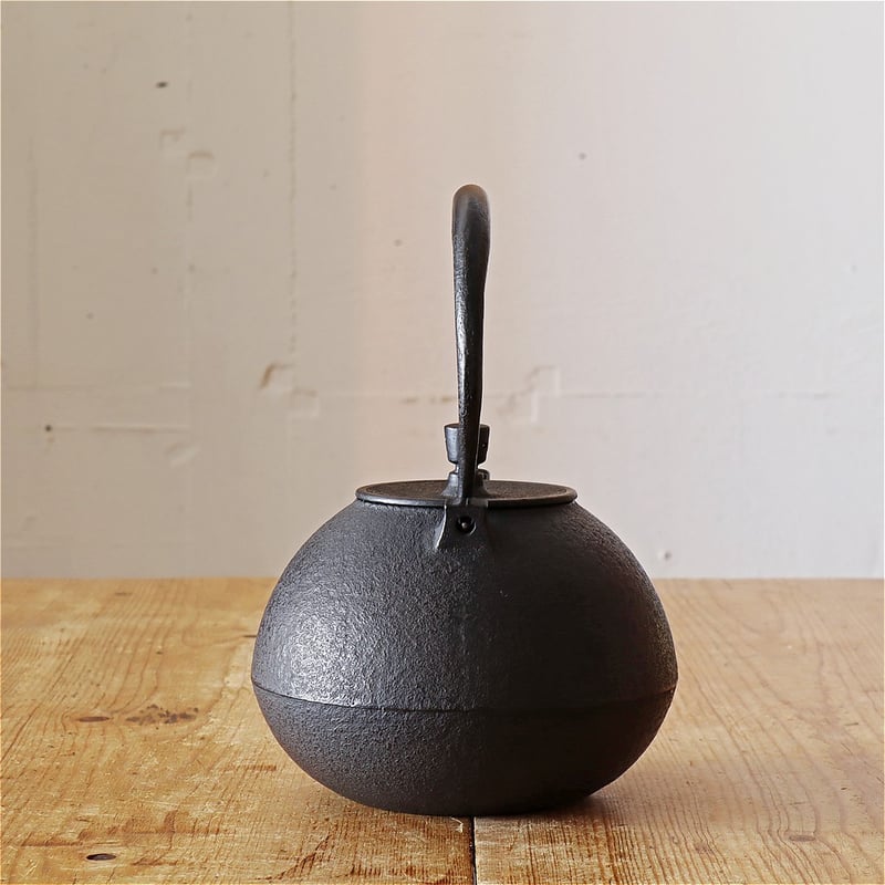 紅蓮堂 葛巻元 ひびき 南部鉄瓶 1.1L | MARKUS 紅蓮堂 葛巻元 ひびき 南部鉄瓶 1.1L | MARKUS