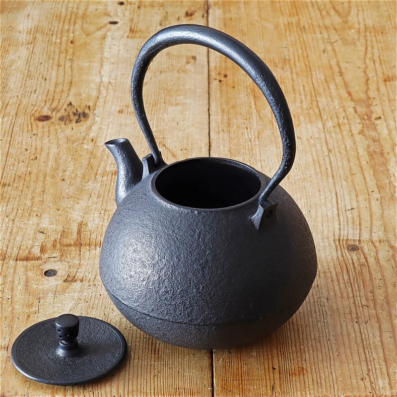紅蓮堂 葛巻元 ひびき 南部鉄瓶 1.1L | MARKUS 紅蓮堂 葛巻元 ひびき 南部鉄瓶 1.1L | MARKUS