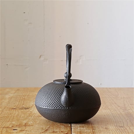 紅蓮堂 葛巻元　布団型あられ 南部鉄瓶 1.0L