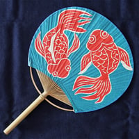 石北 有美　型染め団扇　金魚