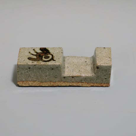 中里太郎右衛門窯　唐津箸置　(絵唐津)(H-2)