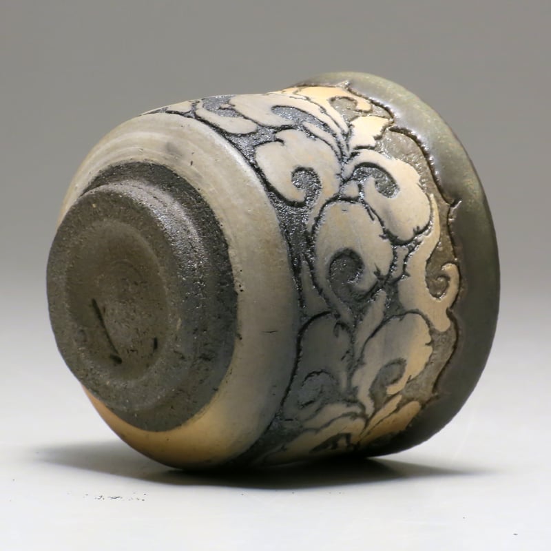 十四代　中里太郎右衛門作　斑唐津　皮鯨　ぐい呑　共箱　略歴付　酒器 Amazon.co.jp: 十四代 中里太郎右衛門作 斑唐津 皮鯨 ぐい呑 共