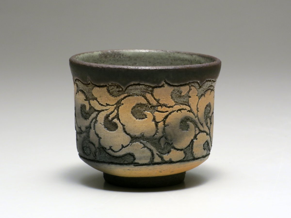 唐津焼　14代中里太郎右衛門　皮鯨　ぐい呑 十四代中里太郎右衛門作 唐津墨雲掻落しぐい呑（A） | 中里太郎