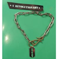 LISBETH SALANDER/RAZOR NECKLACE 2