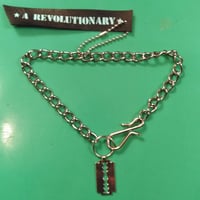 LISBETH SALANDER/RAZOR NECKLACE 1