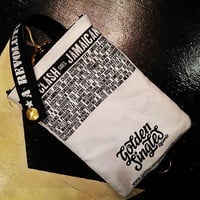 THE CLASH goes JAMAICAN/mobileholder