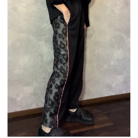 Italy素材レオパードパンツ