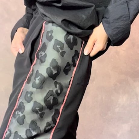 Italy素材レオパードパンツ