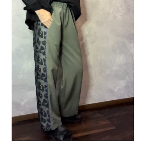 Italy素材レオパードパンツ