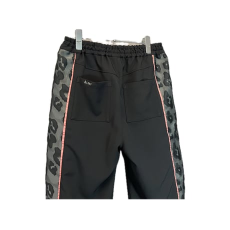 Italy素材レオパードパンツ