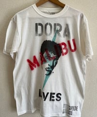 SATENCILED "DORA"TEE (White) M