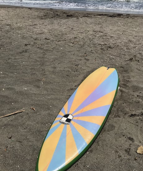 5'8"USED BOARD 　　　　HIGHPERFORMANCE  "Penny"    Air brushed & Hand shaped by Peter Schroff