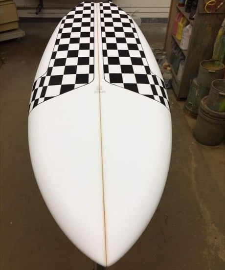 5'4" HIGH  PERFORMANCE  "TAMMA"  Air brushed & Hand shaped by Peter Schroff