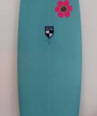 MINI MODEL  "NICOLE"   5'6" QUAD.  SANDING FINISH.   W 21  1/2.     T 2  4/8