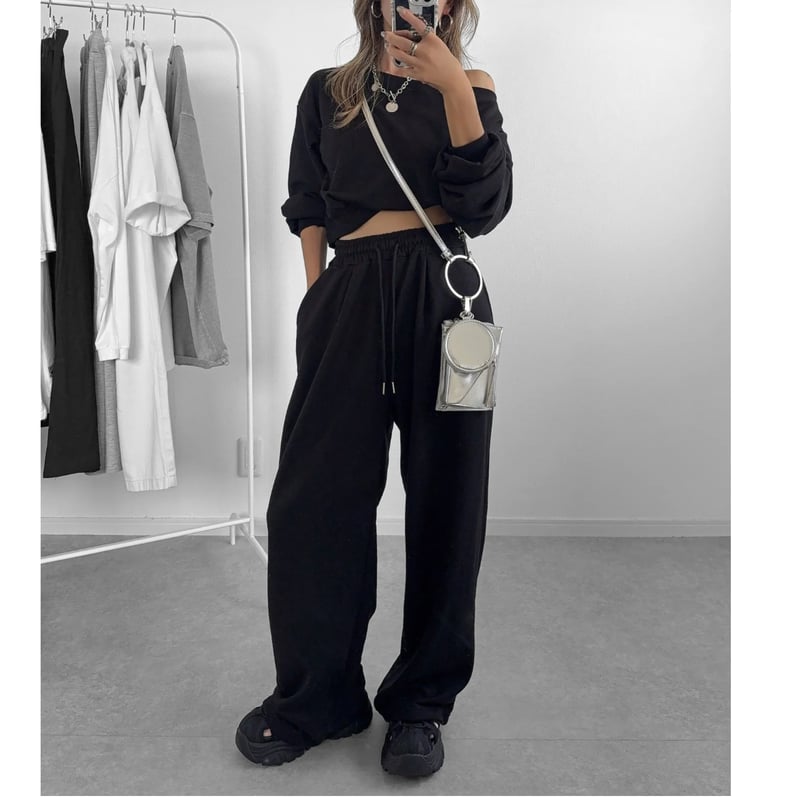 【新品未使用】クロップドスウェット　スウェット　ブラック　美品 ZARA クロップド スキッパー スウェット - メルカリ