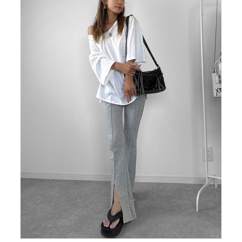 【新品未使用】willfully センタースリットパンツ 新品未使用】willfully センタースリットパンツ WILLFULLY official