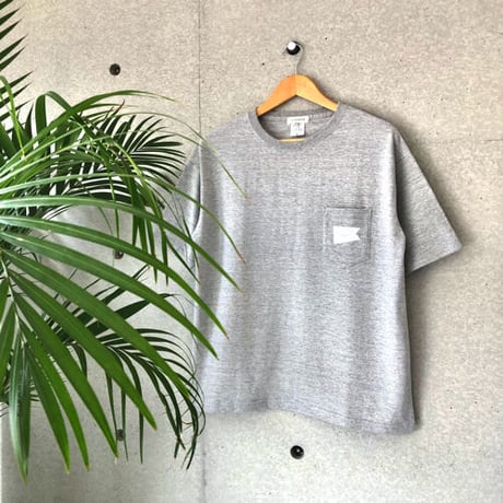 ISLANDER/アイランダー FLAG LOGO ビッグシルエット胸ポケットTシャツ（グレー）