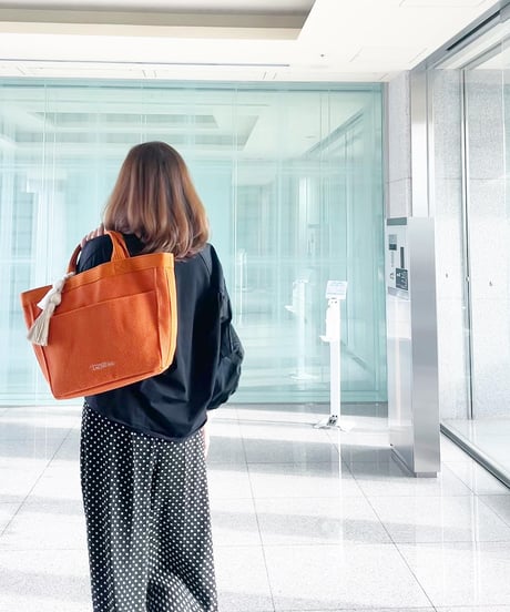 再入荷！！数量限定　UNIVERSALトート ORANGE