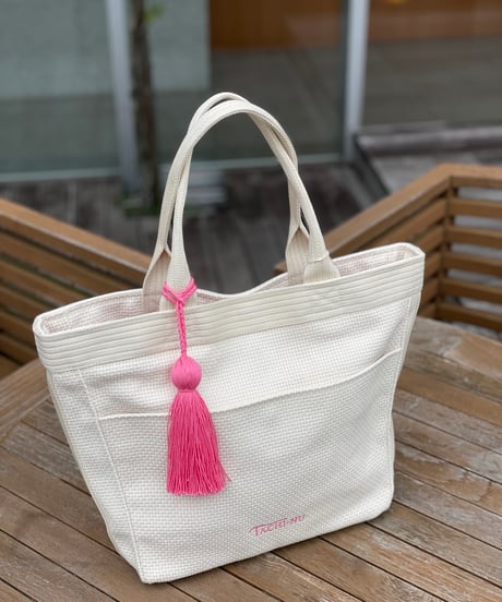 UNIVERSALトート数量限定IVORY※ピンク刺繍