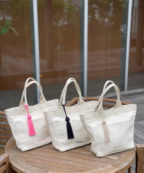 UNIVERSALトート数量限定IVORY※ピンク刺繍