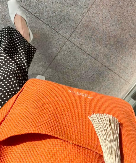 再入荷！！数量限定　UNIVERSALトート ORANGE