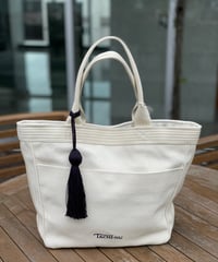 UNIVERSALトート数量限定IVORY ※ネイビー刺繍