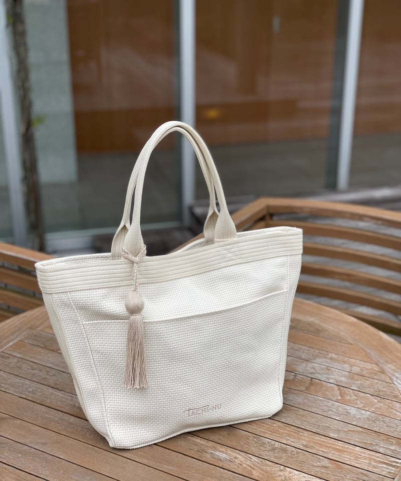 UNIVERSALトート数量限定IVORY※ベージュ刺繍 | TACHI-NU
