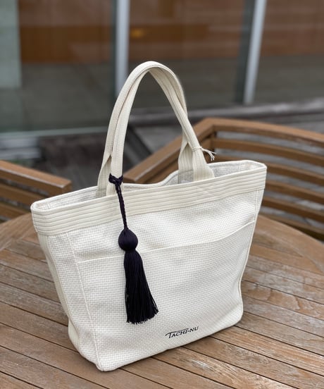 UNIVERSALトート数量限定IVORY ※ネイビー刺繍