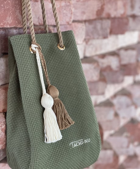 残りわずかSTRING　数量限定KHAKI　※タッセルチャームSサイズ2個付き