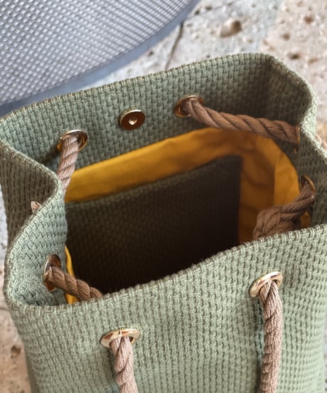 残りわずかSTRING　数量限定KHAKI　※タッセルチャームSサイズ2個付き