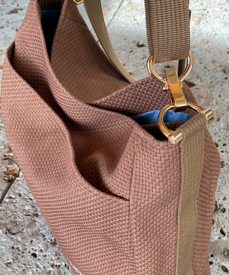 新作Round camel
