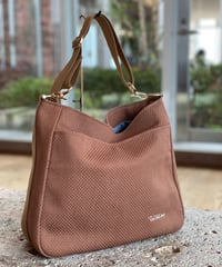 新作Round camel