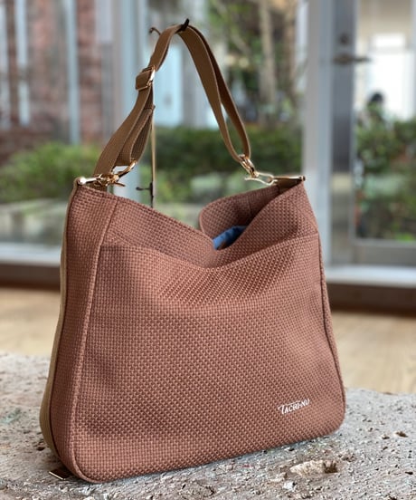 新作Round camel