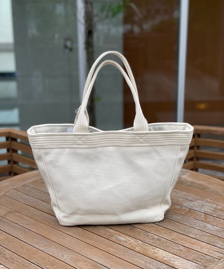 UNIVERSALトート数量限定IVORY ※ネイビー刺繍