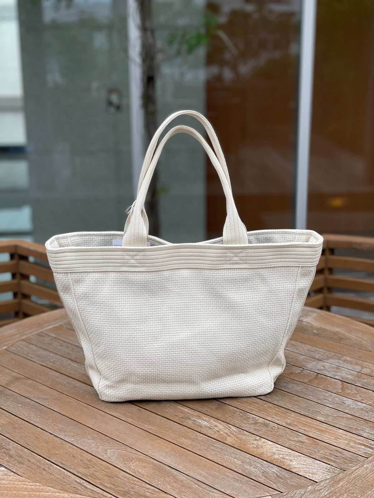 NOAH トートバッグ アイボリー/ネイビー NOAH トートバッグ アイボリー/ネイビー CORE LOGO TOTE（トート