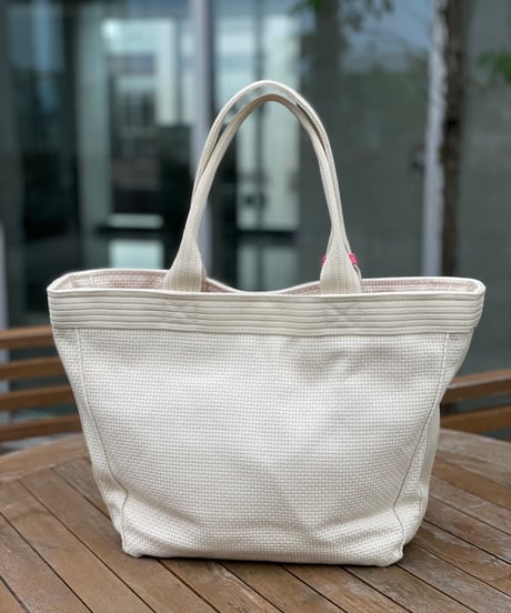 UNIVERSALトート数量限定IVORY※ピンク刺繍