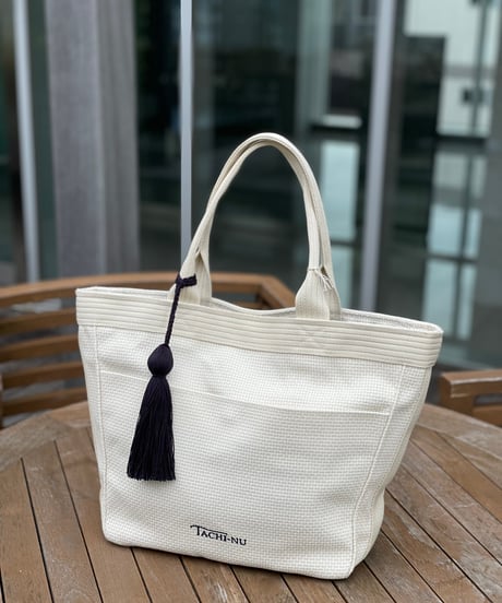UNIVERSALトート数量限定IVORY ※ネイビー刺繍