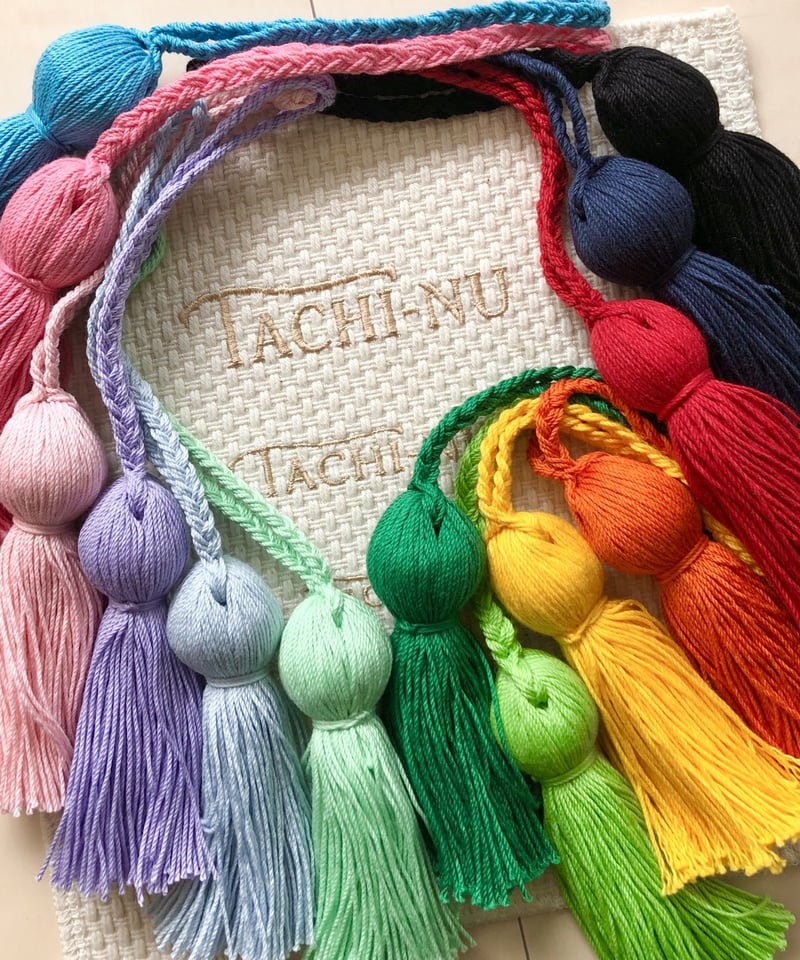 タッセル付き8mm厚アクリルチャーム ロングタッセルチャーム シルバータイプ カラー No.17〜36 全36